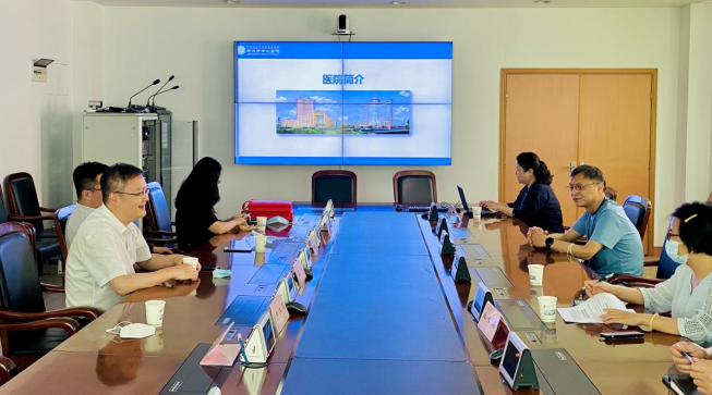 川發(fā)資管黨委書(shū)記、董事長(zhǎng)蒙宇率隊(duì)赴武漢市中心醫(yī)院慰問(wèn)與交流